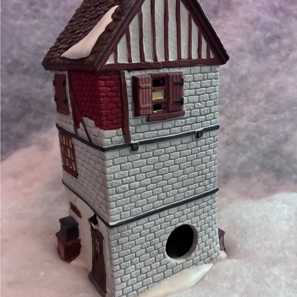Dept 56 Dickens Village Series “Poulterer” #5926-9
1988 - Picture 6 of 13